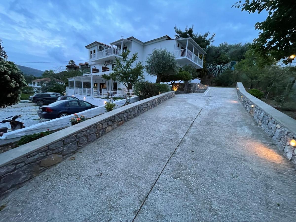 Golden Evelyn Aparthotel Agia Paraskevi  Buitenkant foto