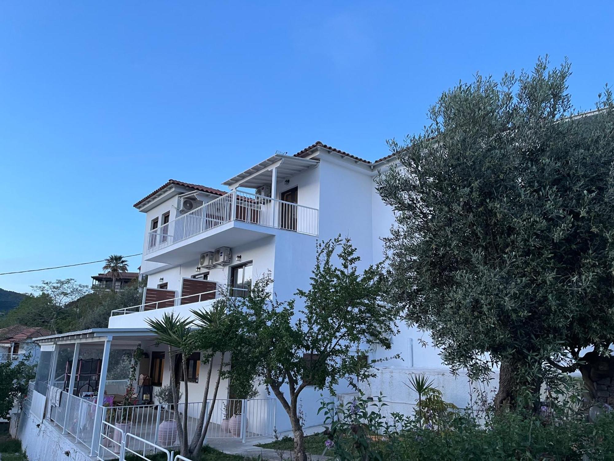 Golden Evelyn Aparthotel Agia Paraskevi  Buitenkant foto