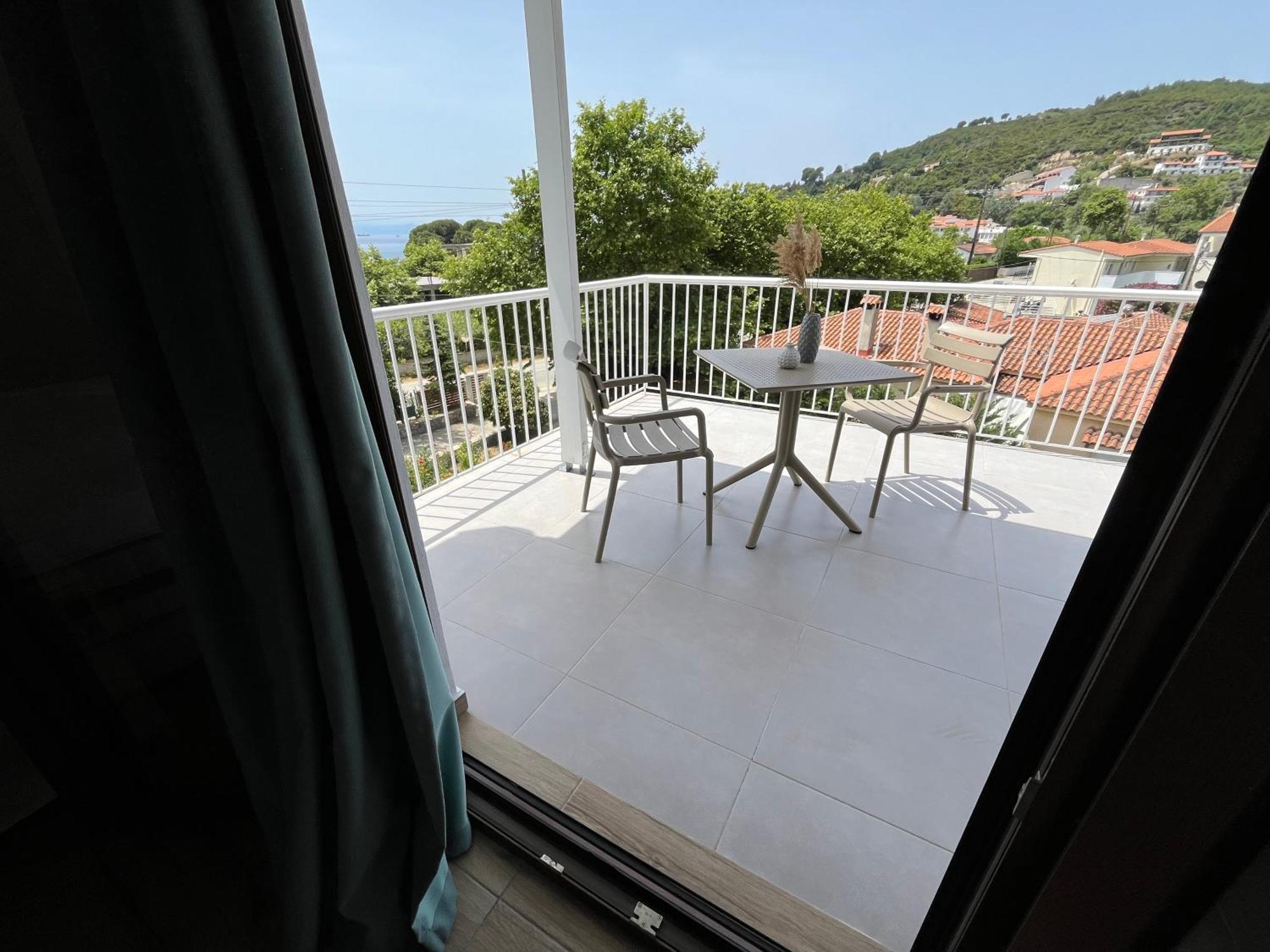 Golden Evelyn Aparthotel Agia Paraskevi  Buitenkant foto