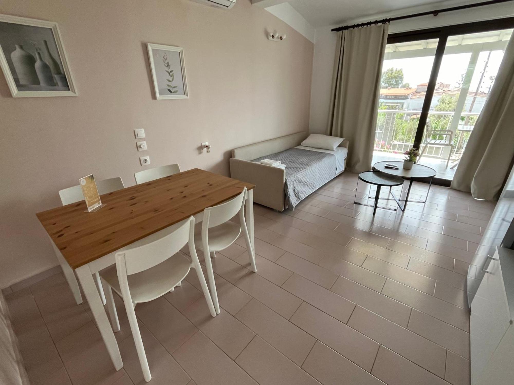 Golden Evelyn Aparthotel Agia Paraskevi  Buitenkant foto