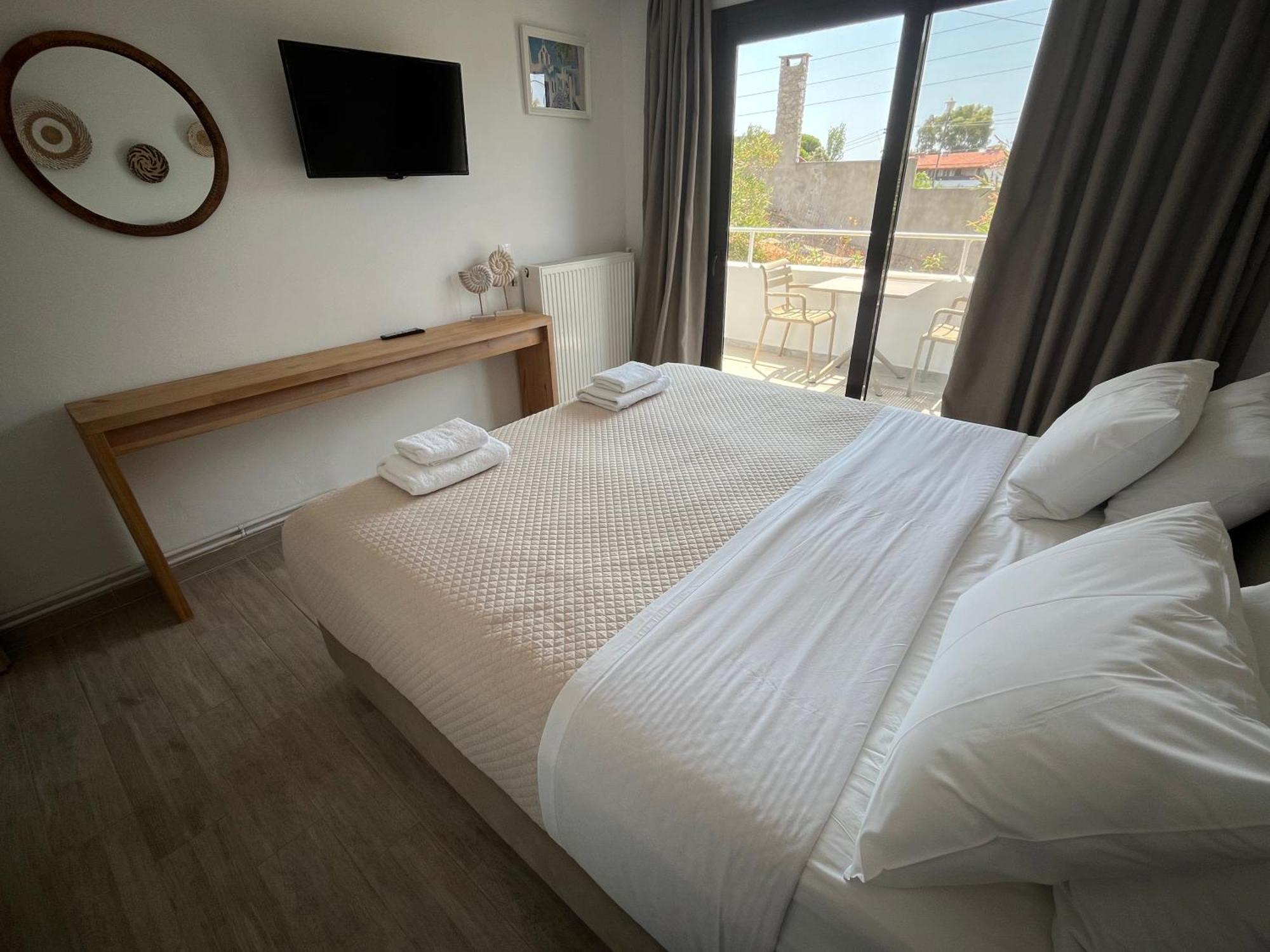 Golden Evelyn Aparthotel Agia Paraskevi  Buitenkant foto