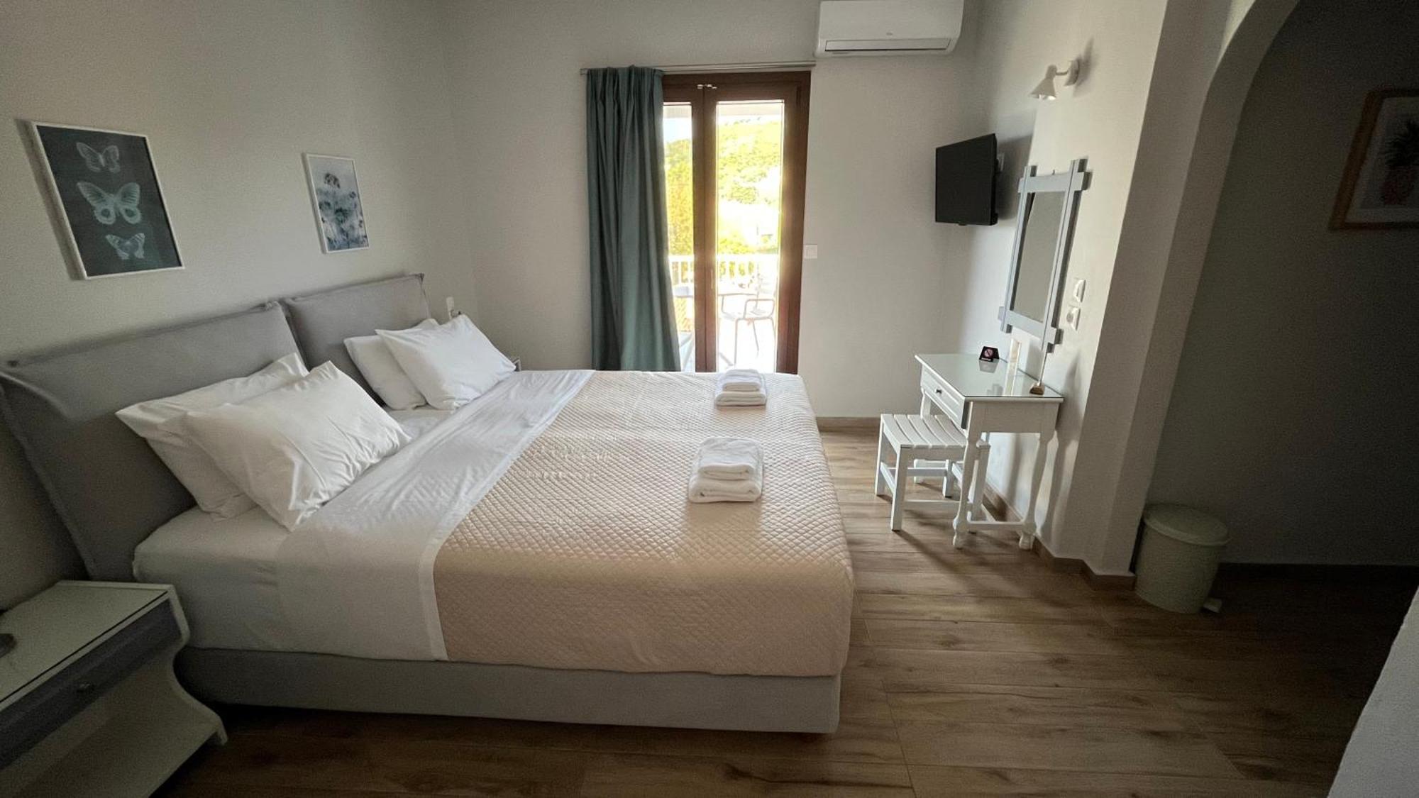 Golden Evelyn Aparthotel Agia Paraskevi  Buitenkant foto