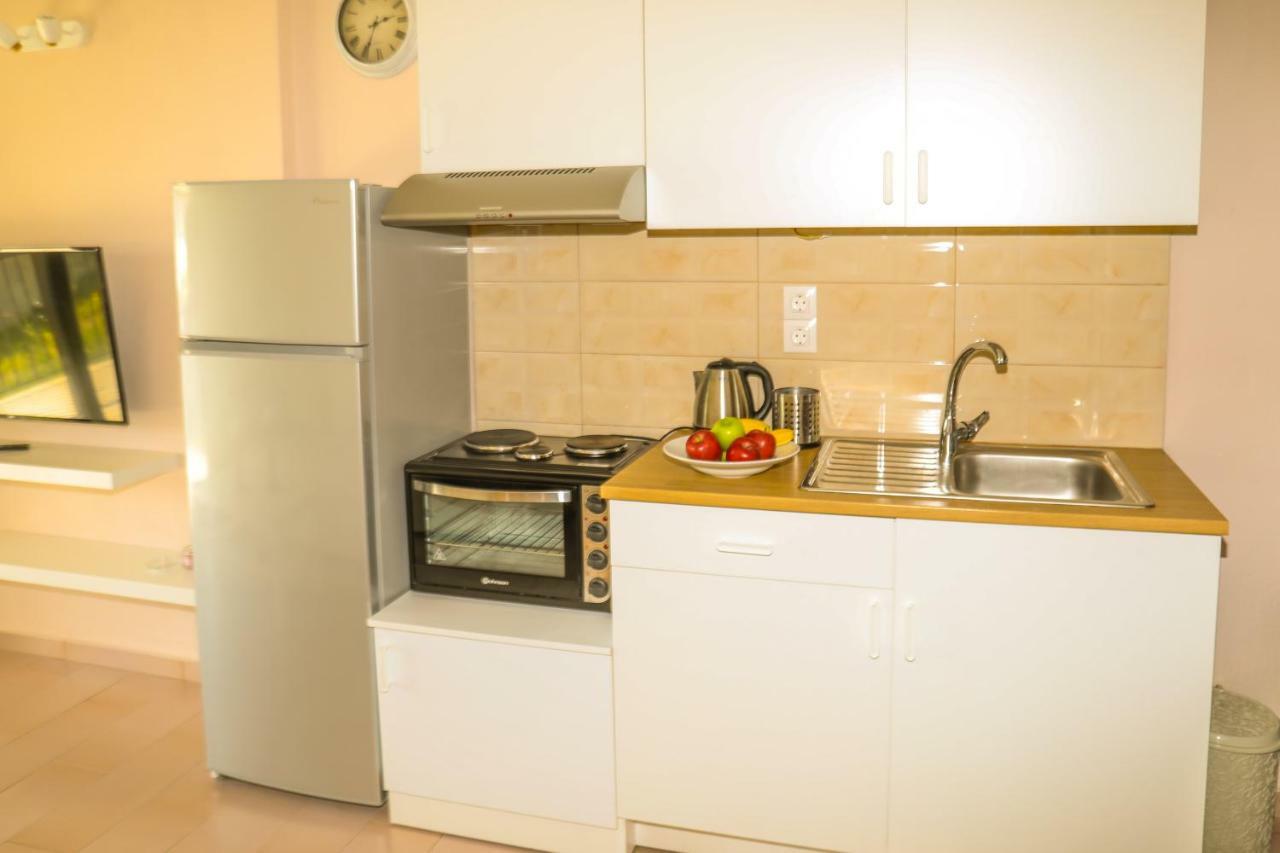 Golden Evelyn Aparthotel Agia Paraskevi  Buitenkant foto