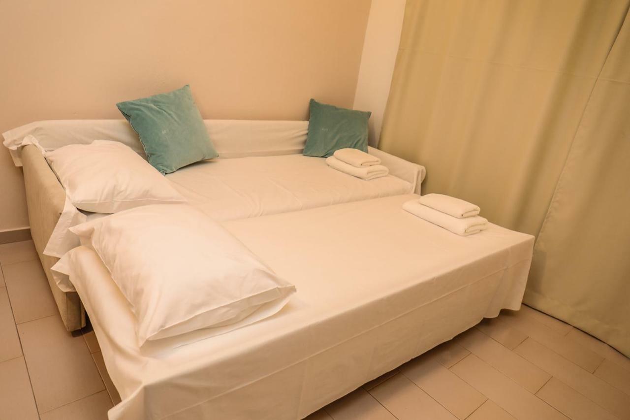 Golden Evelyn Aparthotel Agia Paraskevi  Buitenkant foto